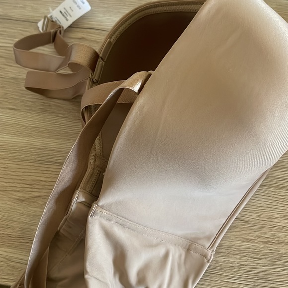 SOMA Stunning Starlet Strapless Bra - Picture 7 of 8